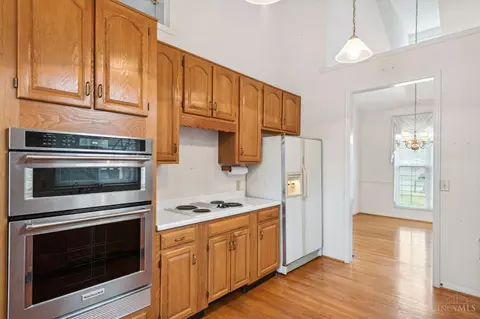 Kitchen - 2464 Timbercroft Ct, Cincinnati, OH 45239 photo 3 of 6