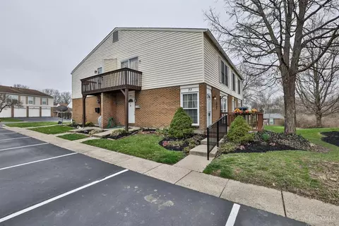 77 Sunnyside Dr, Fairfield, OH 45014