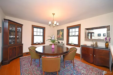 Dining - 322 Amazon Ave, Cincinnati, OH 45220 photo 2 of 4