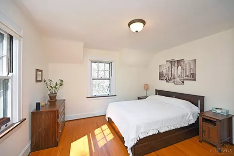 Bedroom - 322 Amazon Ave, Cincinnati, OH 45220 photo 2 of 4