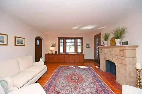 Living - 322 Amazon Ave, Cincinnati, OH 45220 photo 6 of 10