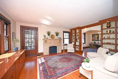 Living - 322 Amazon Ave, Cincinnati, OH 45220 photo 1 of 10