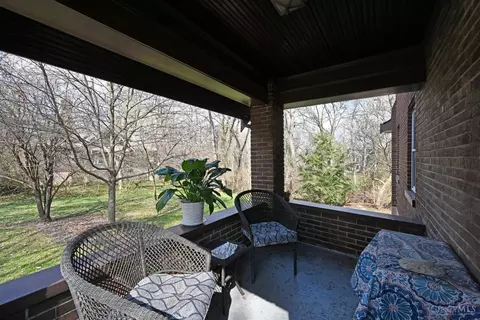 Exterior - 322 Amazon Ave, Cincinnati, OH 45220 photo 6 of 12