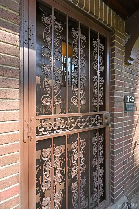 Entry Way - 322 Amazon Ave, Cincinnati, OH 45220 photo 1 of 5
