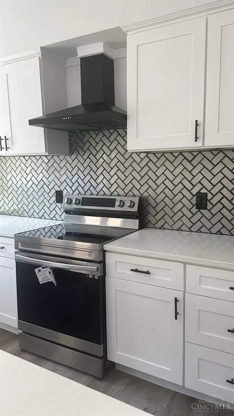 Kitchen - 2513 Hemlock St, Cincinnati, OH 45206 photo 3 of 4