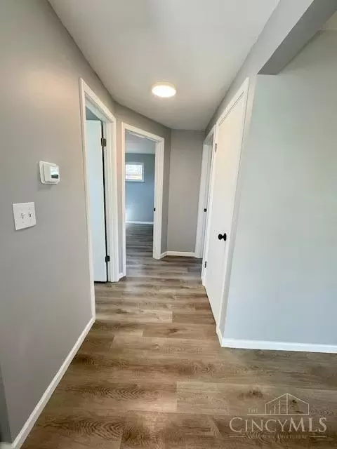 Entry Way - 8365 Bobolink Dr, Cincinnati, OH 45231 photo 1 of 4