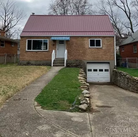 8365 Bobolink Dr, Cincinnati, OH 45231