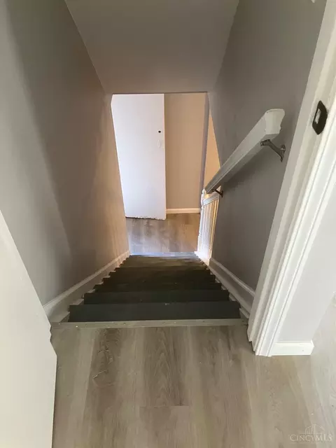 Entry Way - 8365 Bobolink Dr, Cincinnati, OH 45231 photo 3 of 4