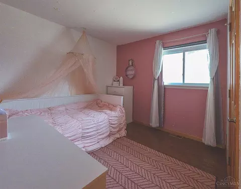 Bedroom - 11703 Kenn Rd, Forest Park, OH 45240 photo 4 of 7