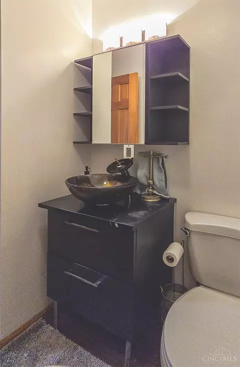 Bath - 11703 Kenn Rd, Forest Park, OH 45240 photo 1 of 2