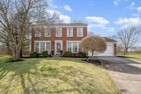 1375 Meadowood Dr, Amelia, OH 45102