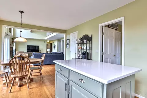 Kitchen - 4724 Brookfield Ct, Cincinnati, OH 45244 photo 3 of 6