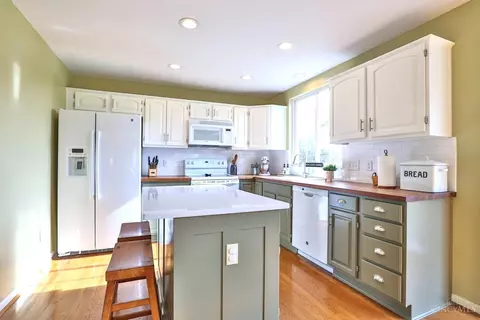 Kitchen - 4724 Brookfield Ct, Cincinnati, OH 45244 photo 1 of 6
