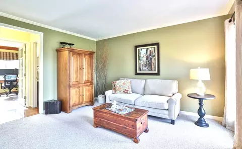 Living - 4724 Brookfield Ct, Cincinnati, OH 45244 photo 1 of 10