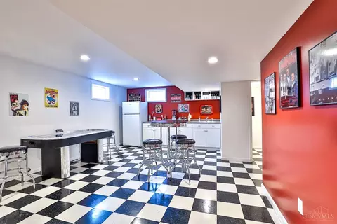 Kitchen - 4724 Brookfield Ct, Cincinnati, OH 45244 photo 5 of 6