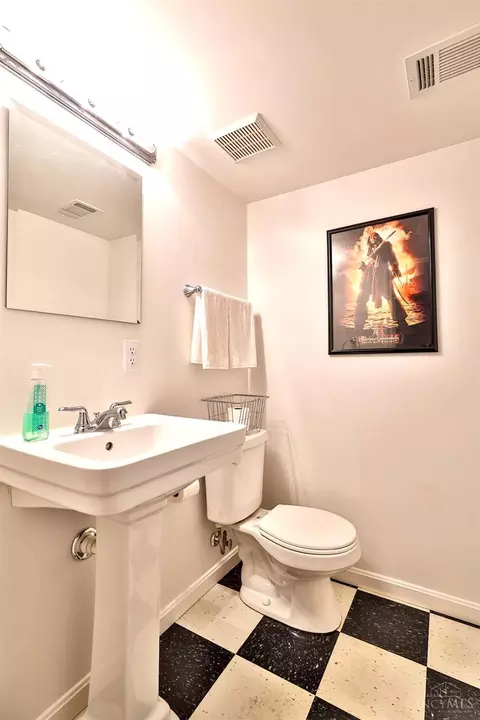Bath - 4724 Brookfield Ct, Cincinnati, OH 45244 photo 5 of 5