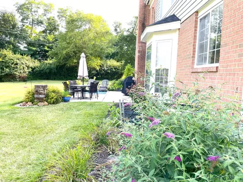 Exterior - 4724 Brookfield Ct, Cincinnati, OH 45244 photo 5 of 11