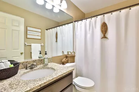 Bath - 4724 Brookfield Ct, Cincinnati, OH 45244 photo 4 of 5