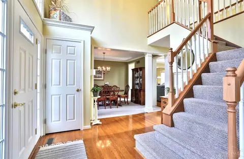 Entry Way - 4724 Brookfield Ct, Cincinnati, OH 45244 photo 2 of 5
