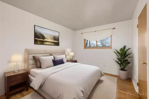 Bedroom - 1652 Pinebluff Ln, Cincinnati, OH 45255 photo 1 of 3