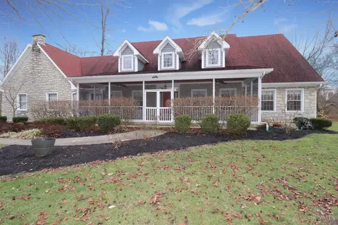 7682 Old Woods Ct, Springboro, OH 45066