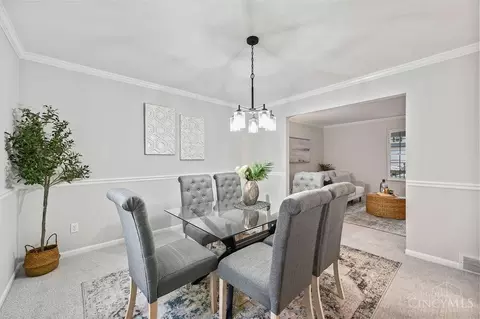 Dining - 7465 Wallingford Dr, Cincinnati, OH 45244 photo 5 of 7