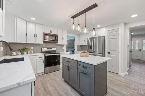 Kitchen - 7465 Wallingford Dr, Cincinnati, OH 45244 photo 1 of 7