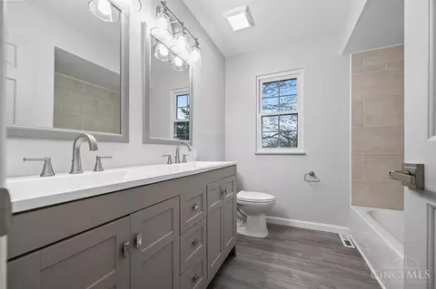 Bath - 7465 Wallingford Dr, Cincinnati, OH 45244 photo 2 of 3