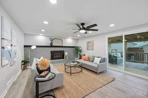 Living - 7465 Wallingford Dr, Cincinnati, OH 45244 photo 6 of 6