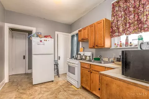 Kitchen - 1009 Rapid, Cincinnati, OH 45205 photo 4 of 4