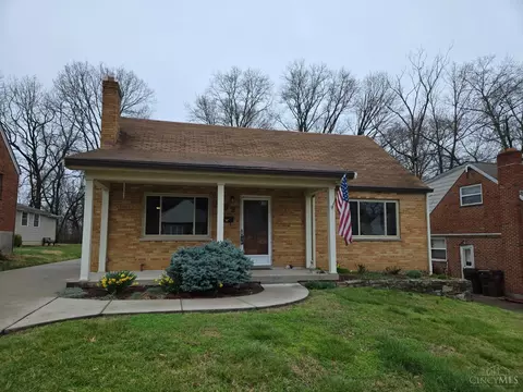 292 W Crest Dr, Reading, OH 45215