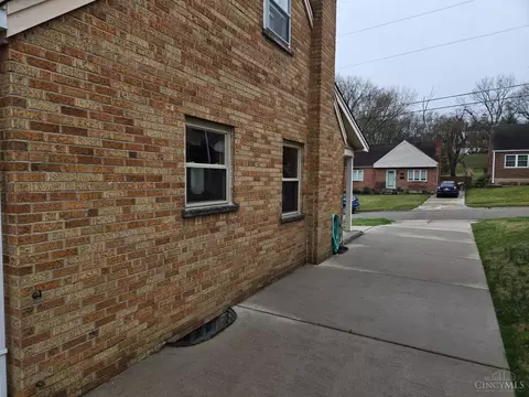 Exterior - 292 W Crest Dr, Reading, OH 45215 photo 13 of 13