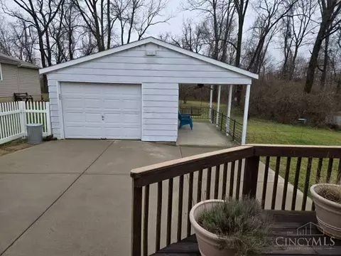 Exterior - 292 W Crest Dr, Reading, OH 45215 photo 6 of 13
