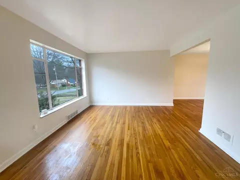 Dining - 2981 Hull Ave, Cincinnati, OH 45211 photo 1 of 1