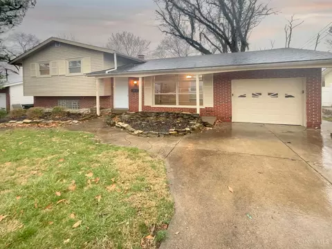 10709 Chelmsford Rd, Forest Park, OH 45240