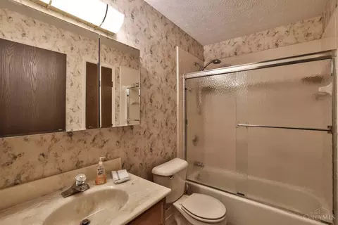 Bath - 3681 Centurion Dr, Cincinnati, OH 45211 photo 4 of 4