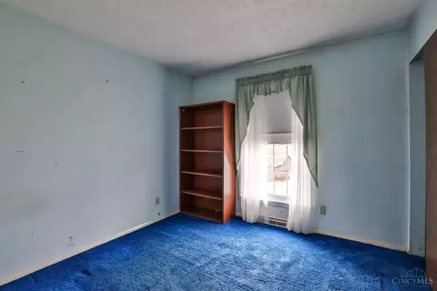 Bedroom - 3681 Centurion Dr, Cincinnati, OH 45211 photo 2 of 3