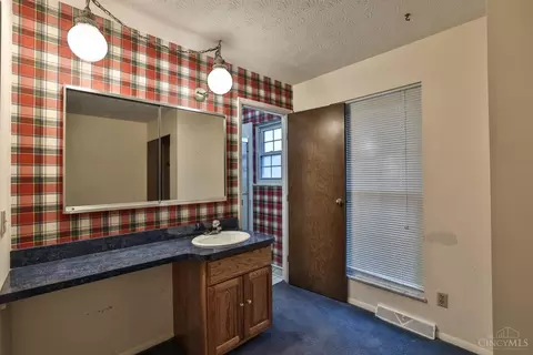 Bath - 3681 Centurion Dr, Cincinnati, OH 45211 photo 1 of 4