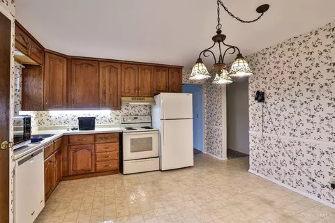 Kitchen - 3681 Centurion Dr, Cincinnati, OH 45211 photo 1 of 3