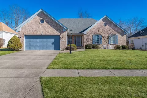 437 Kenec Dr, Middletown, OH 45042