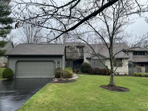 26 Woodcreek Dr, Blue Ash, OH 45241