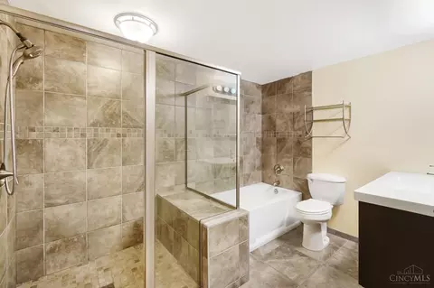 Bath - 1911 Broadhurst Ave, Cincinnati, OH 45240 photo 1 of 4