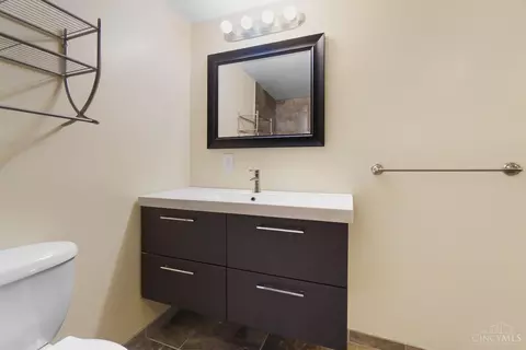 Bath - 1911 Broadhurst Ave, Cincinnati, OH 45240 photo 2 of 4