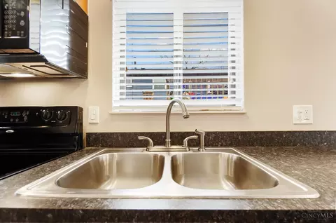 Kitchen - 1911 Broadhurst Ave, Cincinnati, OH 45240 photo 5 of 5