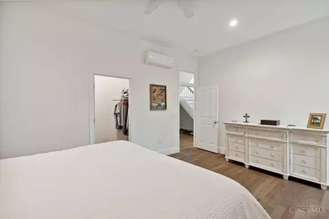 Bedroom - 6658 Corbly Rd, Cincinnati, OH 45230 photo 3 of 6