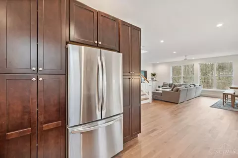 Kitchen - 6658 Corbly Rd, Cincinnati, OH 45230 photo 3 of 4