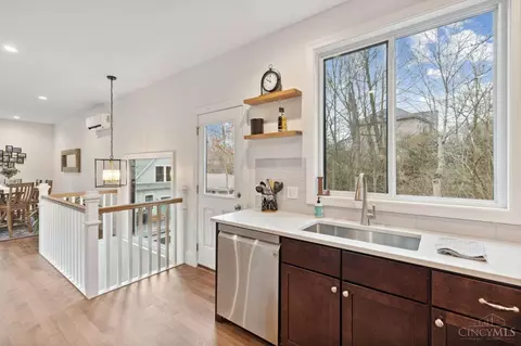 Kitchen - 6658 Corbly Rd, Cincinnati, OH 45230 photo 2 of 4