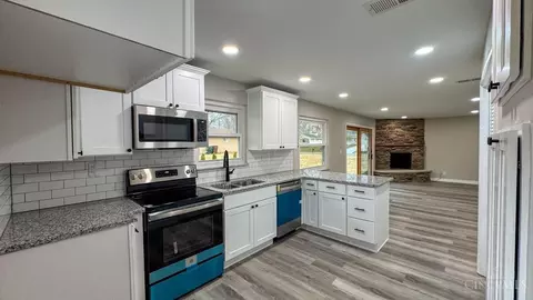Kitchen - 9651 Beech Dr, Cincinnati, OH 45231 photo 1 of 2