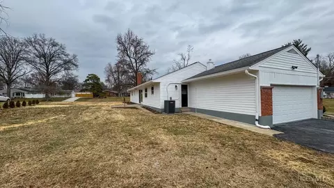 Exterior - 9651 Beech Dr, Cincinnati, OH 45231 photo 7 of 13