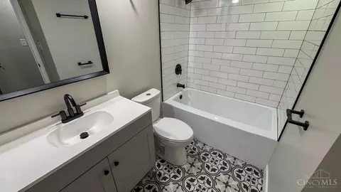 Bath - 9651 Beech Dr, Cincinnati, OH 45231 photo 6 of 6
